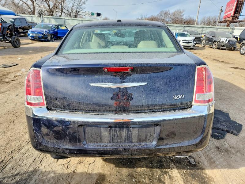 Photo 6 from auction – 2012 CHRYSLER 300 LIMITE with VIN 2C3CCACG0CH309717