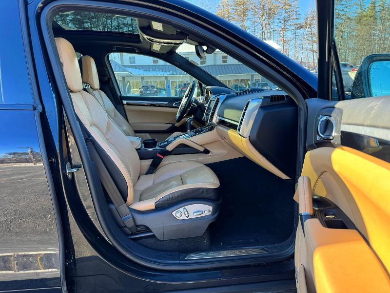 Photo 5 from auction – 2016 PORSCHE CAYENNE SE with VIN WP1AE2A23GLA64607
