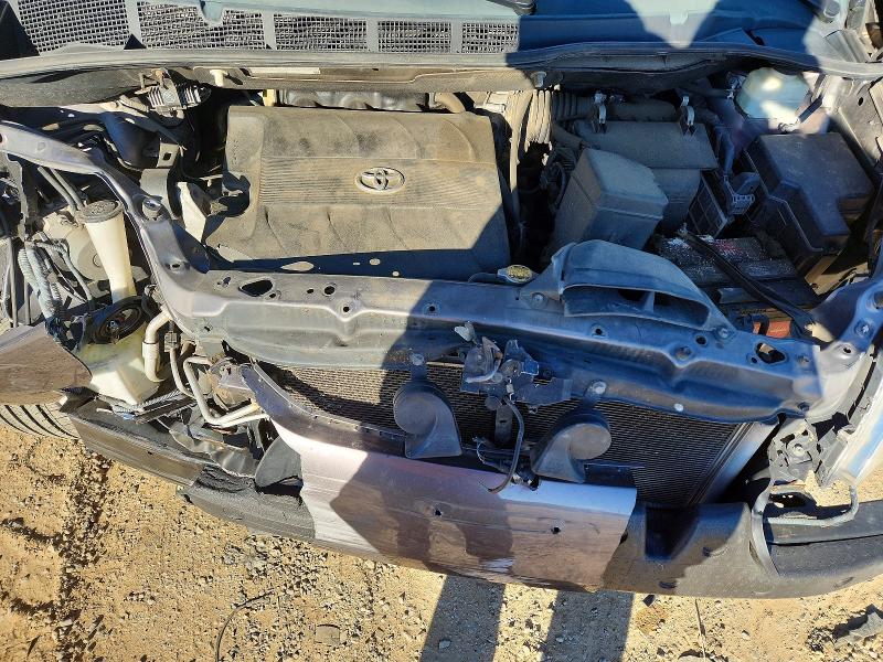 Photo 12 from auction – 2011 TOYOTA SIENNA XLE with VIN 5TDYK3DC2BS096989