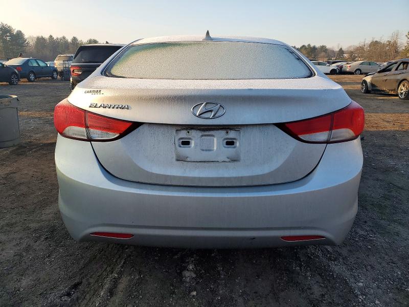 Photo 6 from auction – 2013 HYUNDAI ELANTRA GL with VIN KMHDH4AEXDU862583