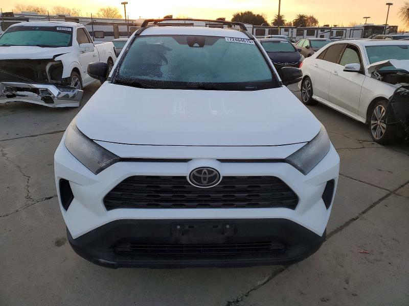 Photo 5 from auction – 2019 TOYOTA RAV4 LE with VIN 2T3H1RFV4KC002440