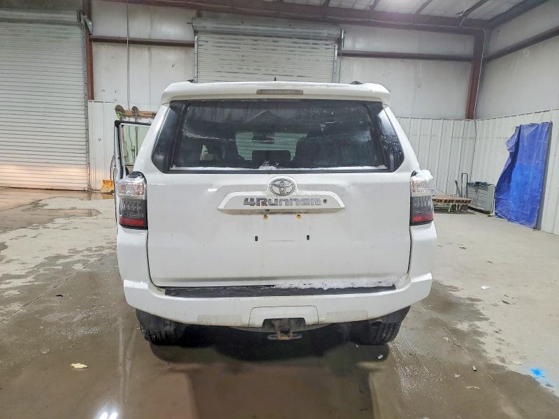 Photo 6 from auction – 2019 TOYOTA 4RUNNER SR with VIN JTEBU5JR4K5618558