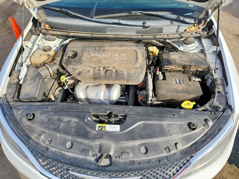 Photo 11 from auction – 2016 CHRYSLER 200 LIMITE with VIN 1C3CCCAB9GN186838