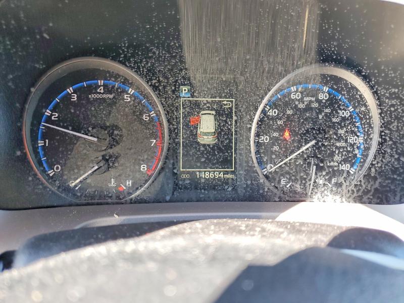 Photo 9 from auction – 2017 TOYOTA RAV4 LE with VIN JTMZFREV4HJ144817