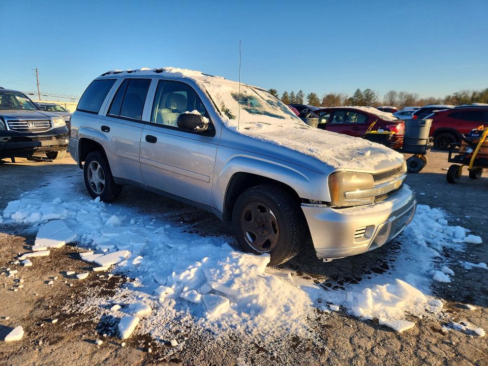 Photo 4 from auction – 2007 CHEVROLET TRAILBLAZER with VIN 1GNDS13S572207326