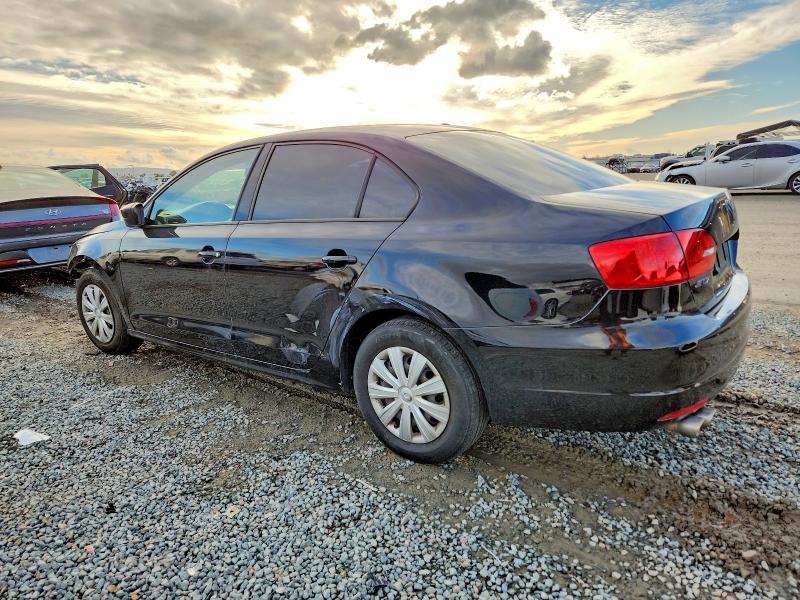 Photo 2 from auction – 2013 VOLKSWAGEN JETTA BASE with VIN 3VW2K7AJ2DM236555