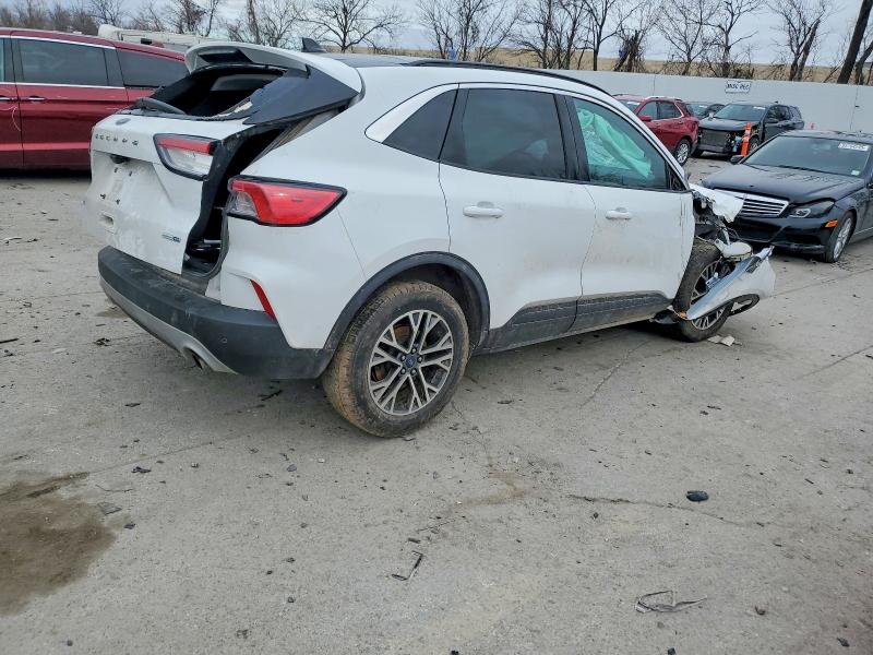 Photo 3 from auction – 2020 FORD ESCAPE with VIN 1FMCU9H63LUB04022
