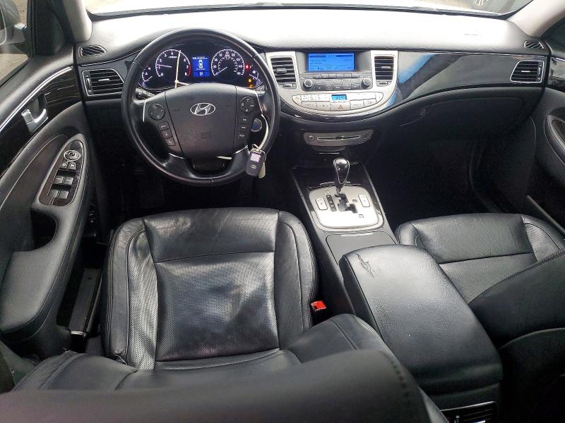 Photo 8 from auction – 2012 HYUNDAI GENESIS with VIN KMHGC4DD4CU204982