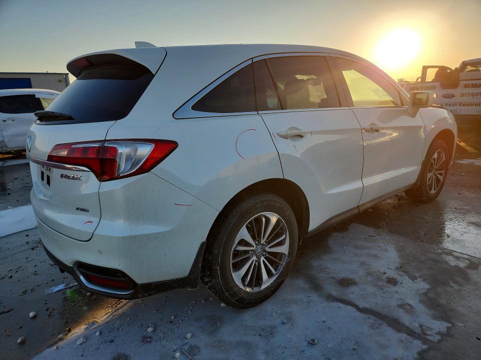 Photo 3 from auction – 2017 ACURA RDX ADVANC with VIN 5J8TB4H73HL019458