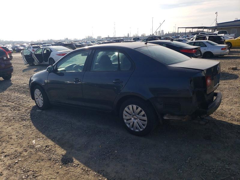 Photo 2 from auction – 2010 VOLKSWAGEN JETTA S with VIN 3VWJZ7AJ7AM082525