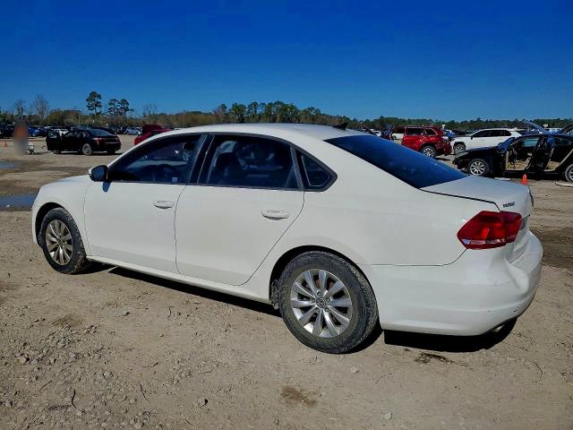 Photo 2 from auction – 2014 VOLKSWAGEN PASSAT S with VIN 1VWAS7A39EC115506