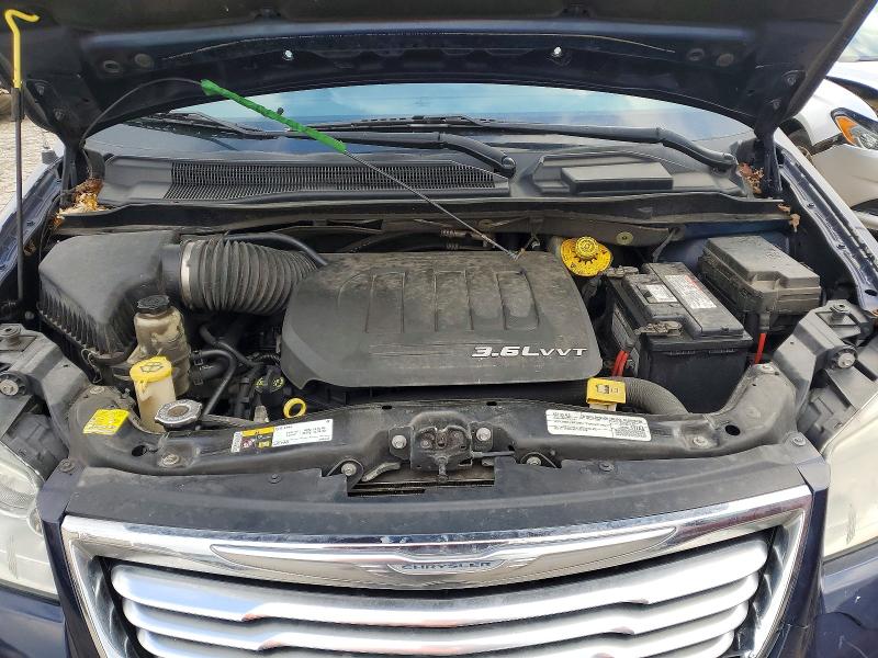 Photo 12 from auction – 2015 CHRYSLER TOWN & COU with VIN 2C4RC1BG9FR676024