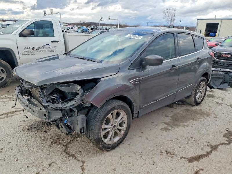 Photo 1 from auction – 2019 FORD ESCAPE SE with VIN 1FMCU0GD8KUB58152
