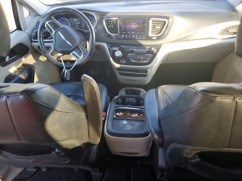 Photo 8 from auction – 2017 CHRYSLER PACIFICA T with VIN 2C4RC1BG6HR668157