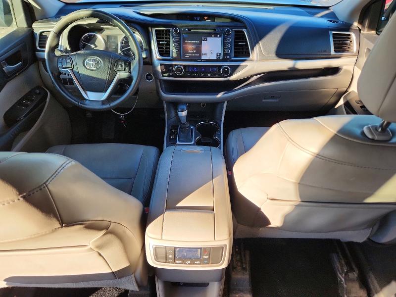 Photo 8 from auction – 2015 TOYOTA HIGHLANDER with VIN 5TDJKRFH0FS092863