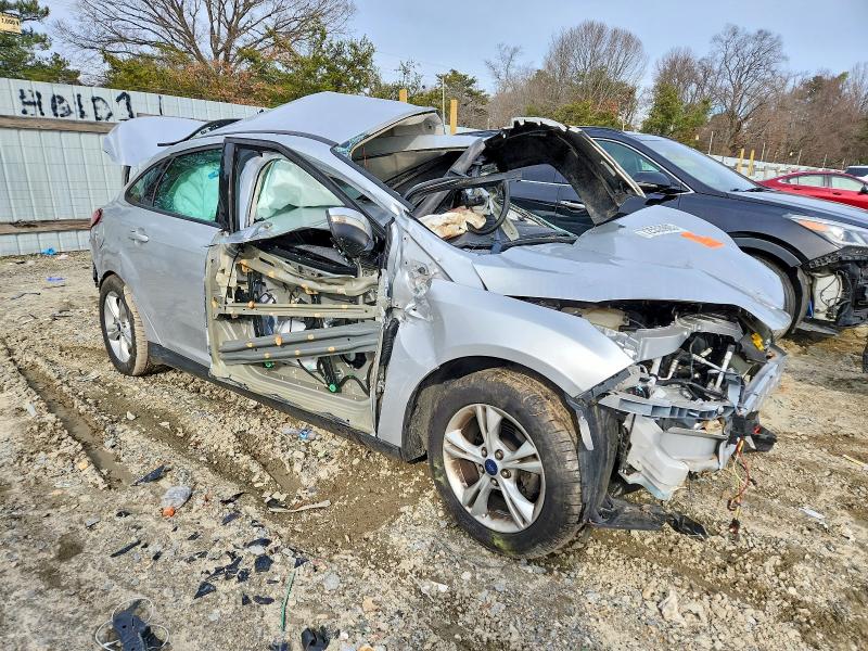 Photo 4 from auction – 2014 FORD FOCUS with VIN 1FADP3F2XEL410596