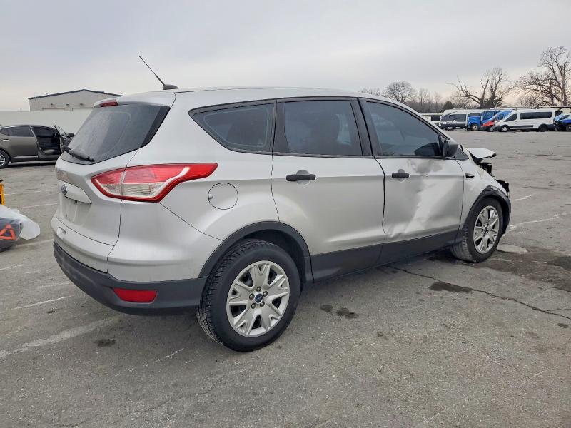 Photo 3 from auction – 2016 FORD ESCAPE with VIN 1FMCU0F72GUA90689
