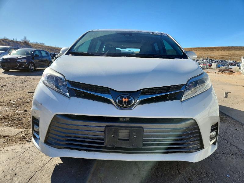 Photo 5 from auction – 2018 TOYOTA SIENNA XLE with VIN 5TDYZ3DC0JS952705