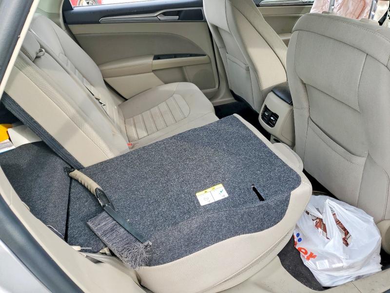 Photo 10 from auction – 2019 FORD FUSION SE with VIN 3FA6P0LUXKR262153