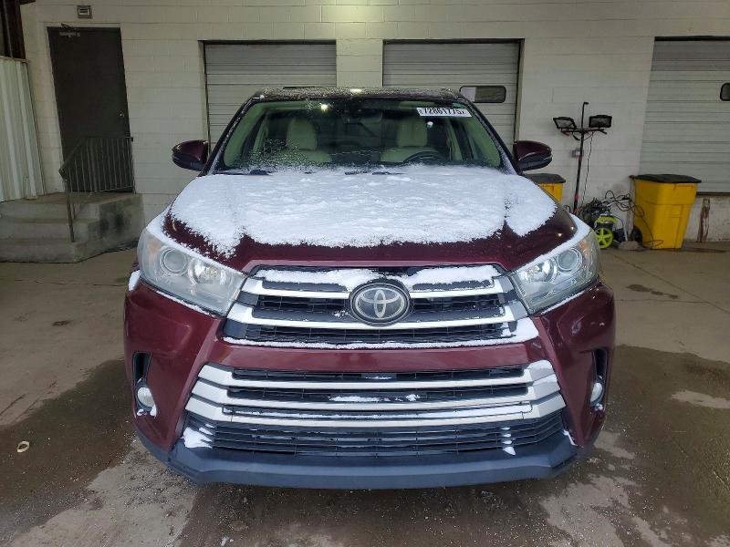 Photo 5 from auction – 2018 TOYOTA HIGHLANDER with VIN 5TDKZRFH4JS272422