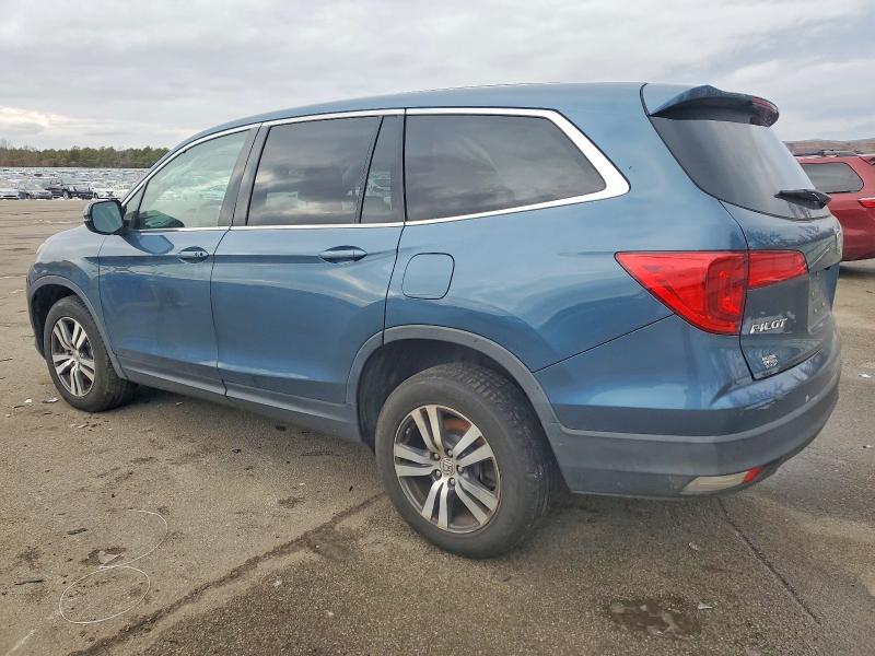 Photo 2 from auction – 2017 HONDA PILOT EX with VIN 5FNYF6H30HB065575