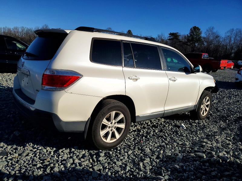 Photo 3 from auction – 2012 TOYOTA HIGHLANDER with VIN 5TDBK3EH9CS107567