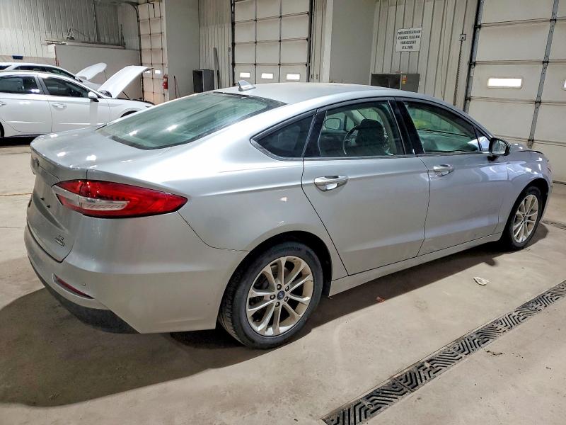Photo 3 from auction – 2020 FORD FUSION SE with VIN 3FA6P0LU8LR223465