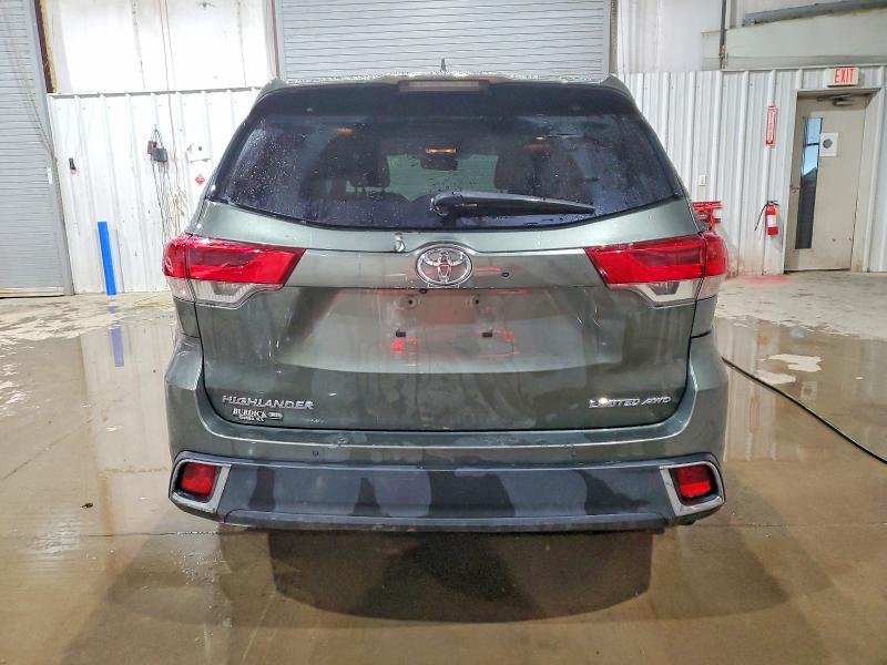 Photo 6 from auction – 2017 TOYOTA HIGHLANDER with VIN 5TDDZRFH9HS371711