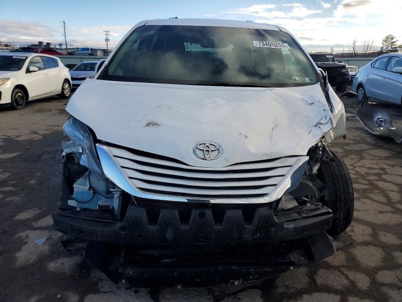 Photo 5 from auction – 2015 TOYOTA SIENNA LE with VIN 5TDKK3DC6FS626103