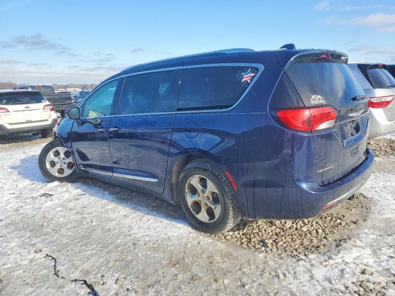 Photo 2 from auction – 2017 CHRYSLER PACIFICA T with VIN 2C4RC1EG4HR644306
