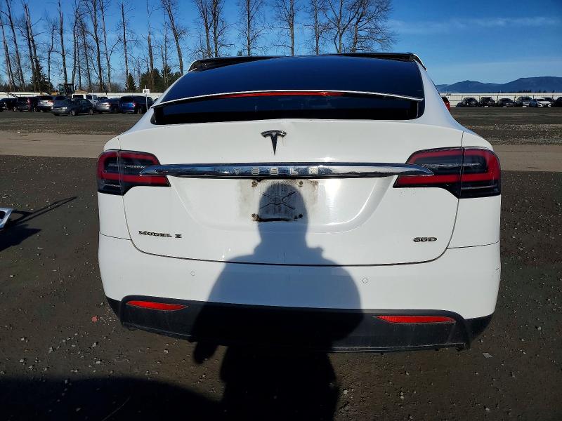 Photo 6 from auction – 2016 TESLA MODEL X with VIN 5YJXCBE2XGF016939