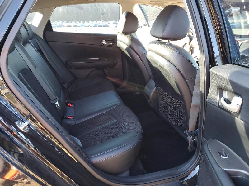Photo 10 from auction – 2019 KIA OPTIMA with VIN 5XXGT4L37KG302793