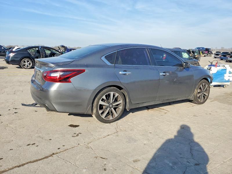 Photo 3 from auction – 2018 NISSAN ALTIMA with VIN 1N4AL3AP1JC120436
