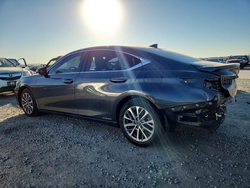Photo 2 from auction – 2022 LEXUS ES 300H BA with VIN 58ACA1C15NU022469