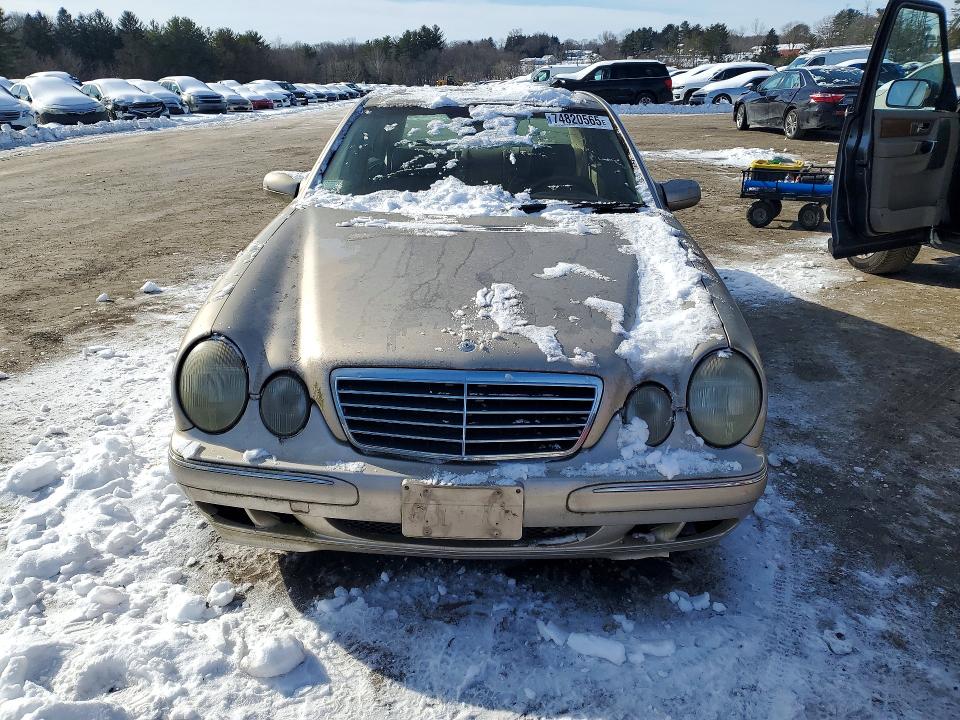 Photo 5 from auction – 2000 MERCEDES-BENZ E with VIN WDBJF65J1YB103059