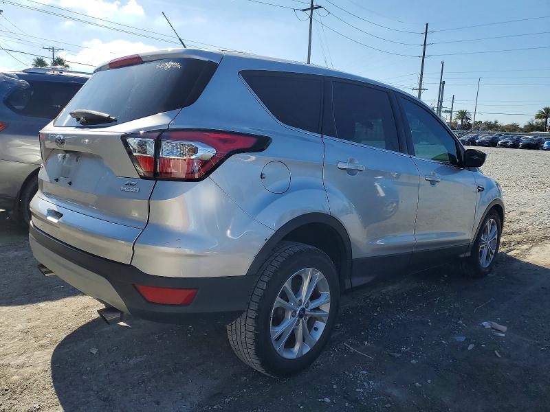 Photo 3 from auction – 2017 FORD ESCAPE SE with VIN 1FMCU0GD3HUC60290
