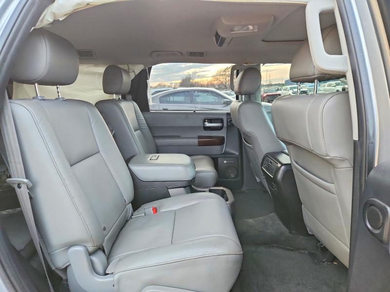 Photo 11 from auction – 2015 TOYOTA SEQUOIA PL with VIN 5TDYY5G18FS059049