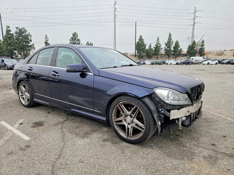 Photo 4 from auction – 2013 MERCEDES-BENZ C 250 with VIN WDDGF4HBXDA792092