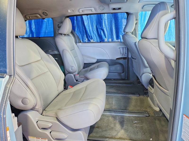 Photo 11 from auction – 2015 TOYOTA SIENNA with VIN 5TDDK3DC8FS103822