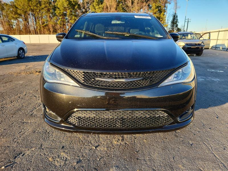 Photo 5 from auction – 2018 CHRYSLER PACIFICA T with VIN 2C4RC1FGXJR362000