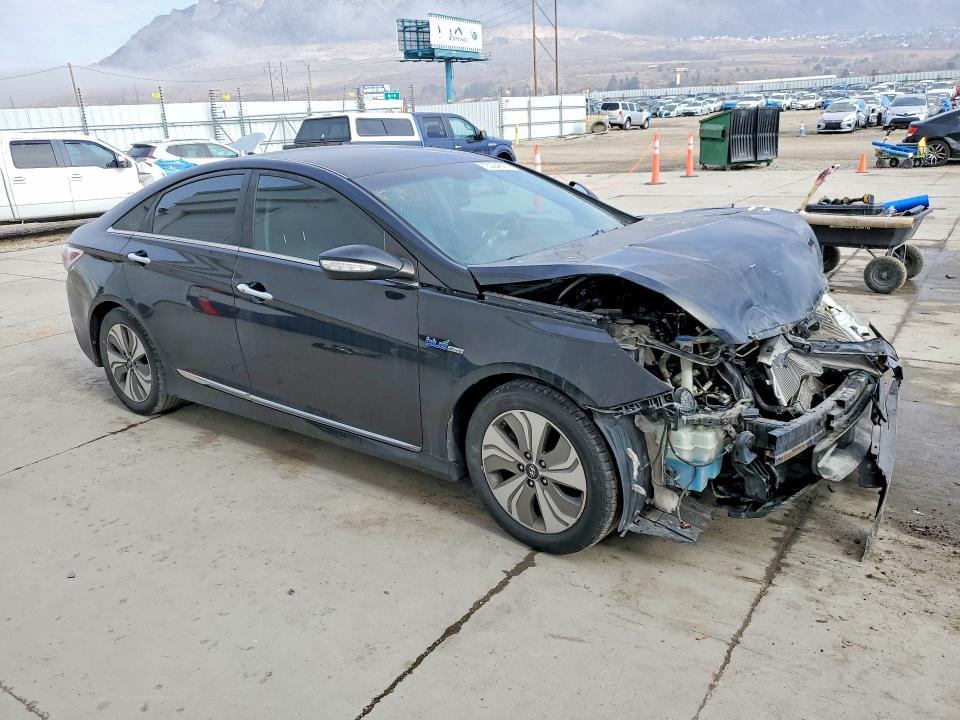 Photo 4 from auction – 2013 HYUNDAI SONATA HYB with VIN KMHEC4A40DA090817