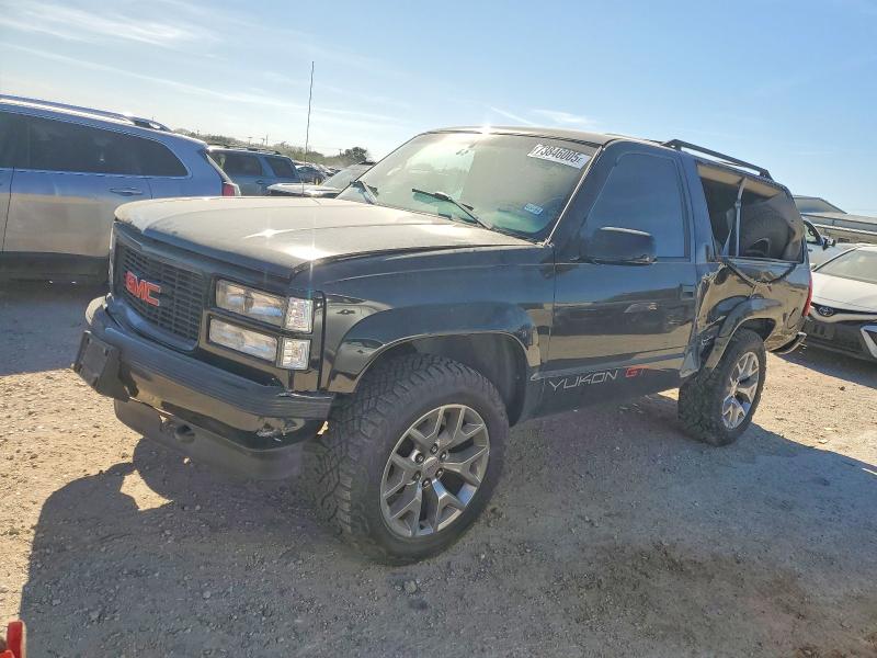 GMC YUKON 1996 with VIN 3GKEK18R2TG504496 - Photo from auction