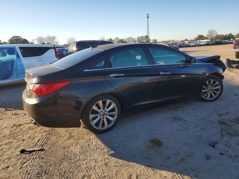 Photo 3 from auction – 2012 HYUNDAI SONATA SE with VIN 5NPEC4AB0CH416786