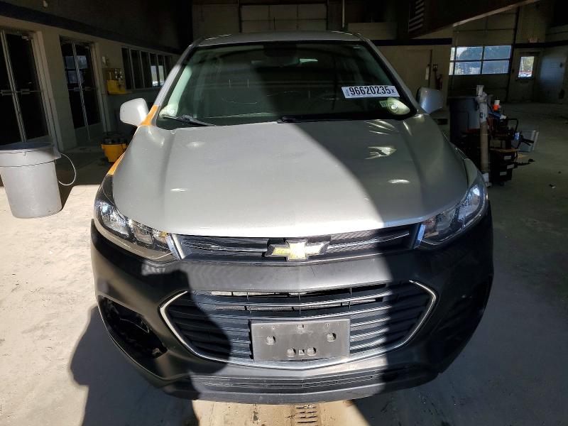 Photo 5 from auction – 2018 CHEVROLET TRAX LS with VIN 3GNCJNSB5JL329326
