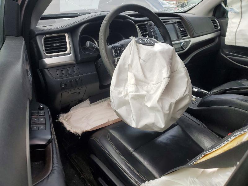 Photo 8 from auction – 2016 TOYOTA HIGHLANDER with VIN 5TDJKRFH6GS291434