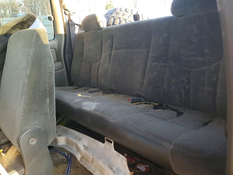 Photo 10 from auction – 2004 CHEVROLET SILVERADO with VIN 1GCHK29U34E134637