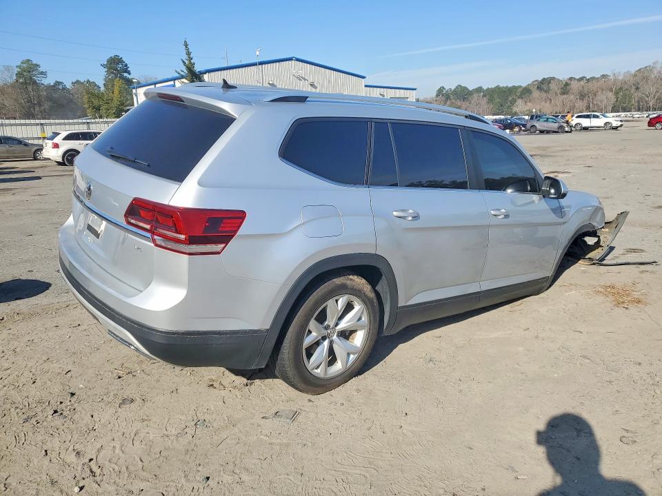 Photo 3 from auction – 2018 VOLKSWAGEN ATLAS with VIN 1V2BR2CA2JC506846