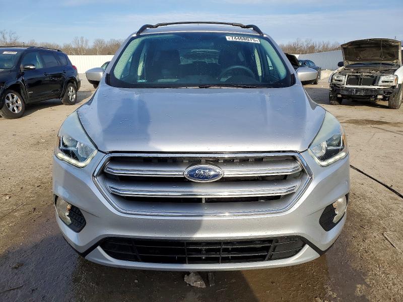 Photo 5 from auction – 2017 FORD ESCAPE with VIN 1FMCU0GD5HUB28261