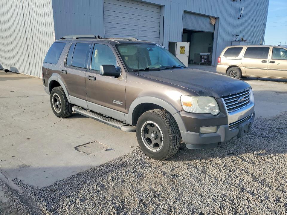 Photo 4 from auction – 2006 FORD EXPLORER with VIN 1FMEU73E56UB12431