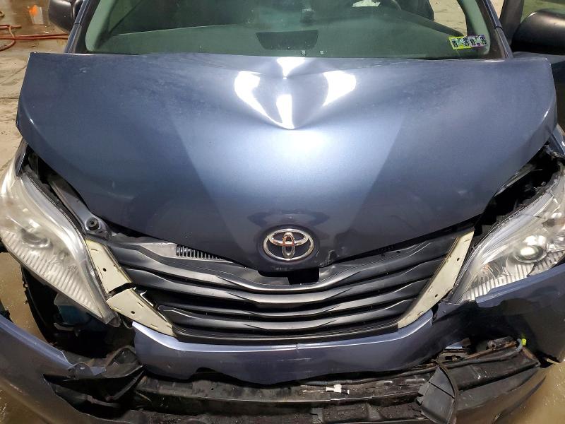Photo 12 from auction – 2017 TOYOTA SIENNA with VIN 5TDZZ3DC1HS855382